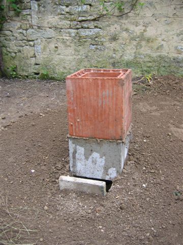 Rocket stove barbecue - Mise en place de la cheminée