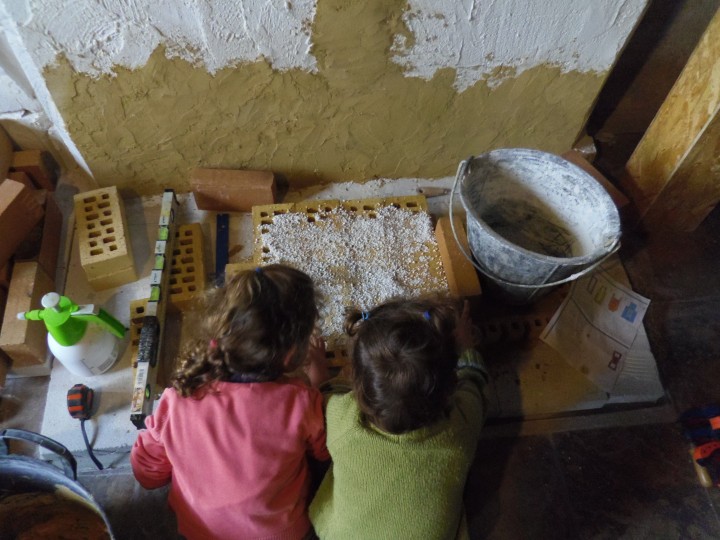 les petites mains, c'est bien pour la perlite dans les petits trous ;)