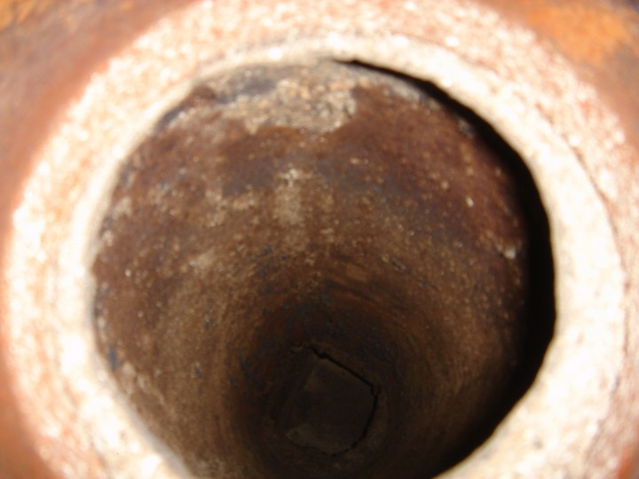 la cheminée interne vue de dessus avec le baril ouvert