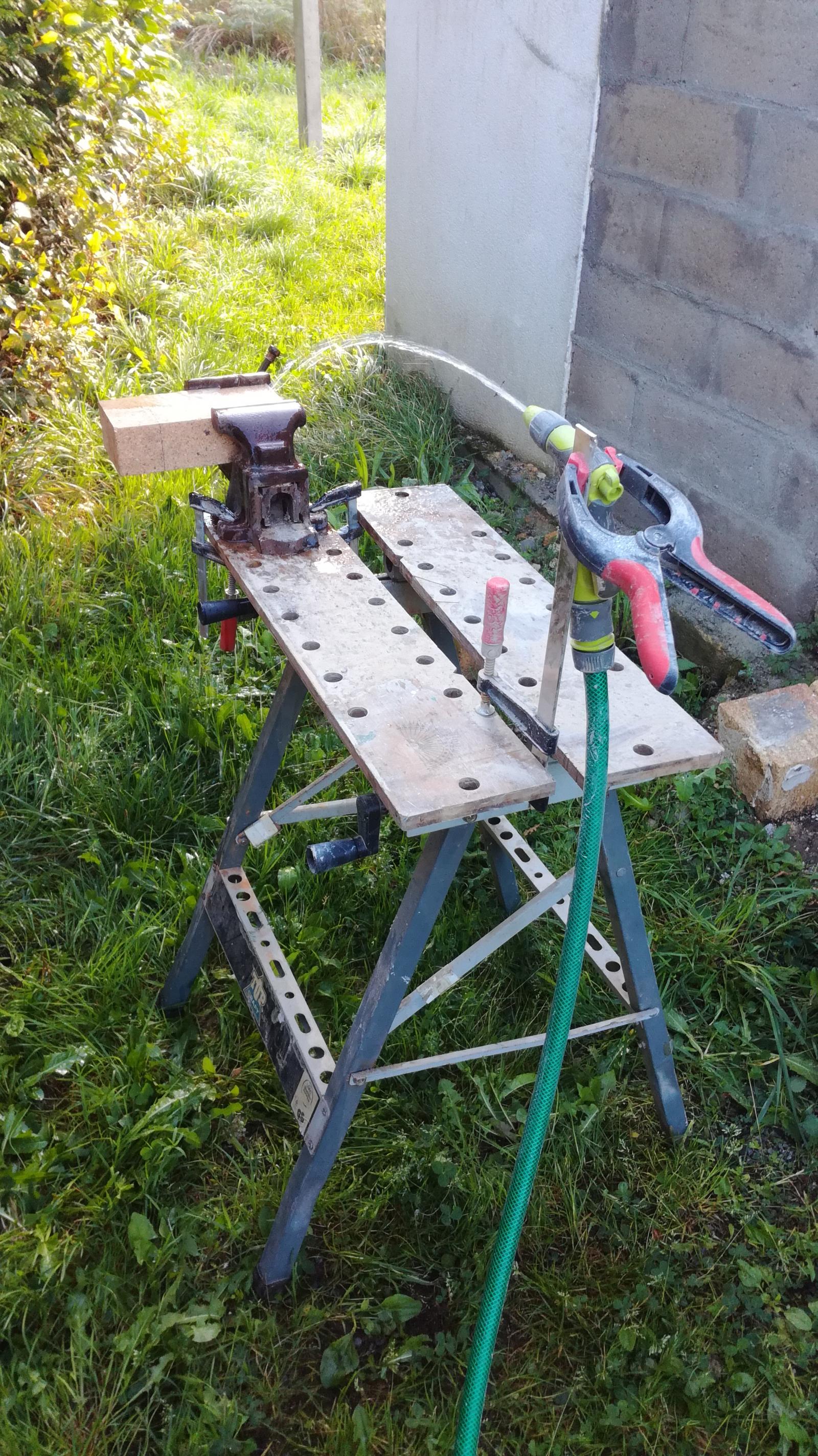Atelier découpage de briques...