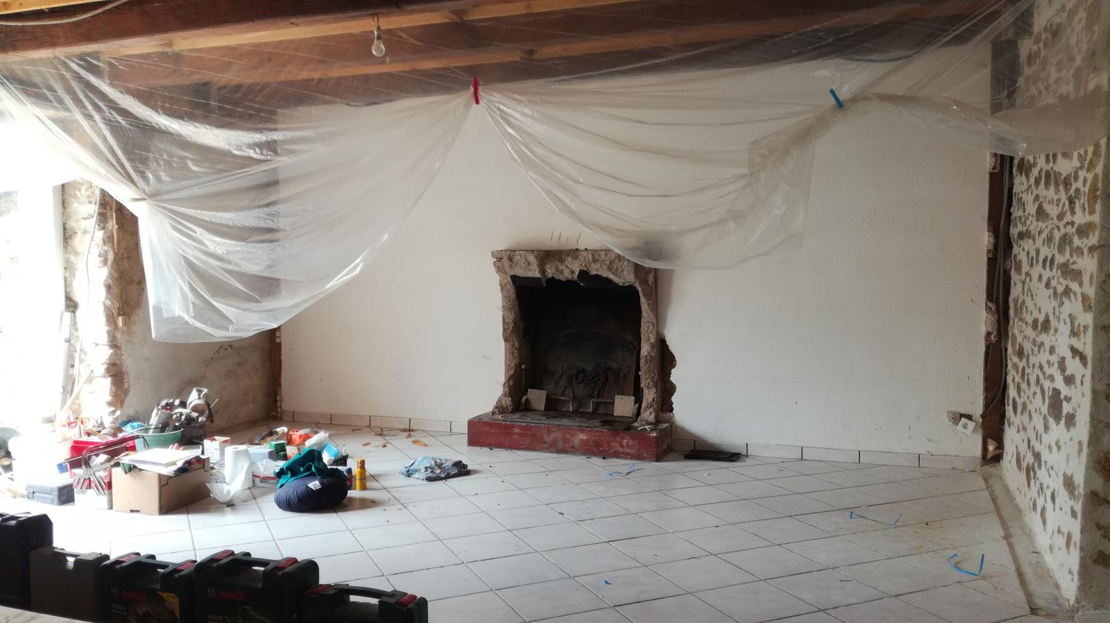 Âtre de la cheminée avant démolition...