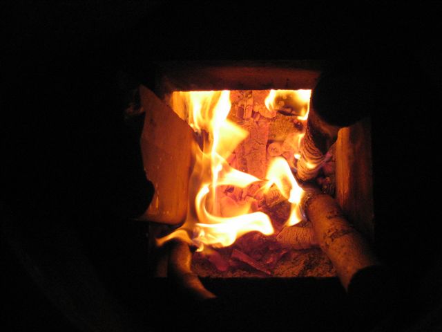 Rocket stove - Fire fire fire