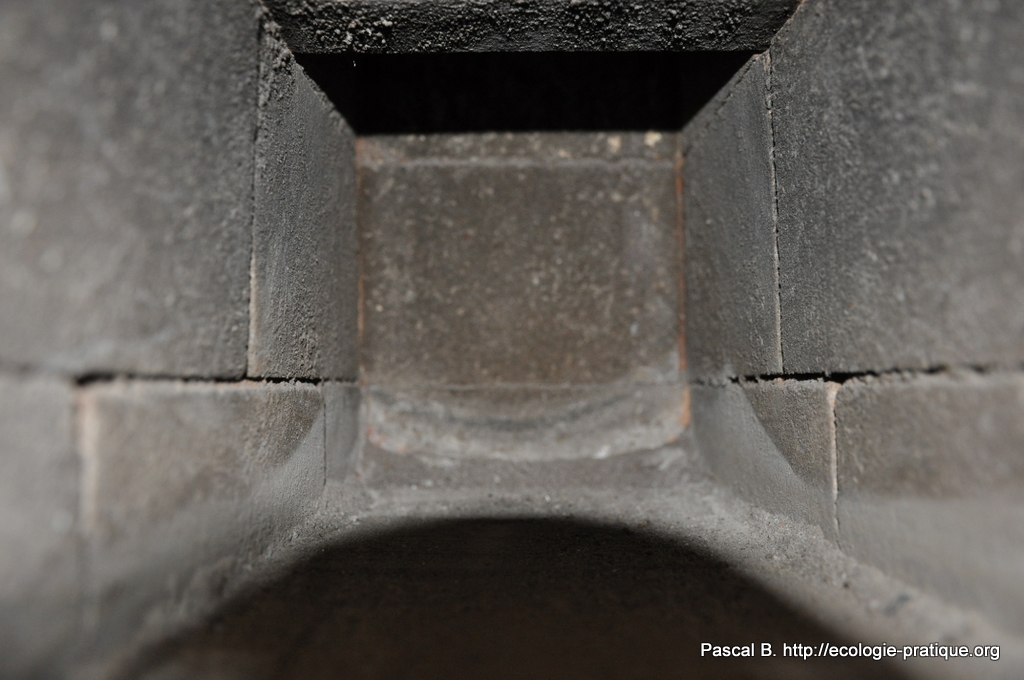 Rocket stove - Intérieur chambre de combustion