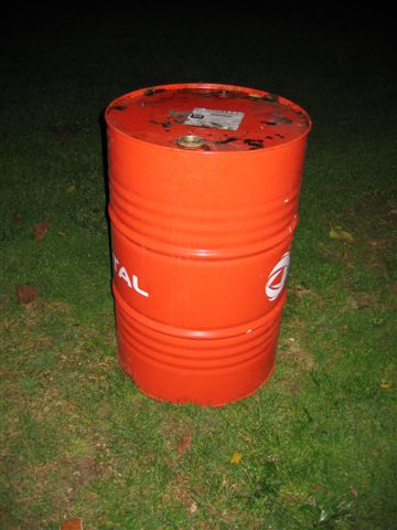 Rocket stove baril 200 litres - Récupération d'un baril d'huile