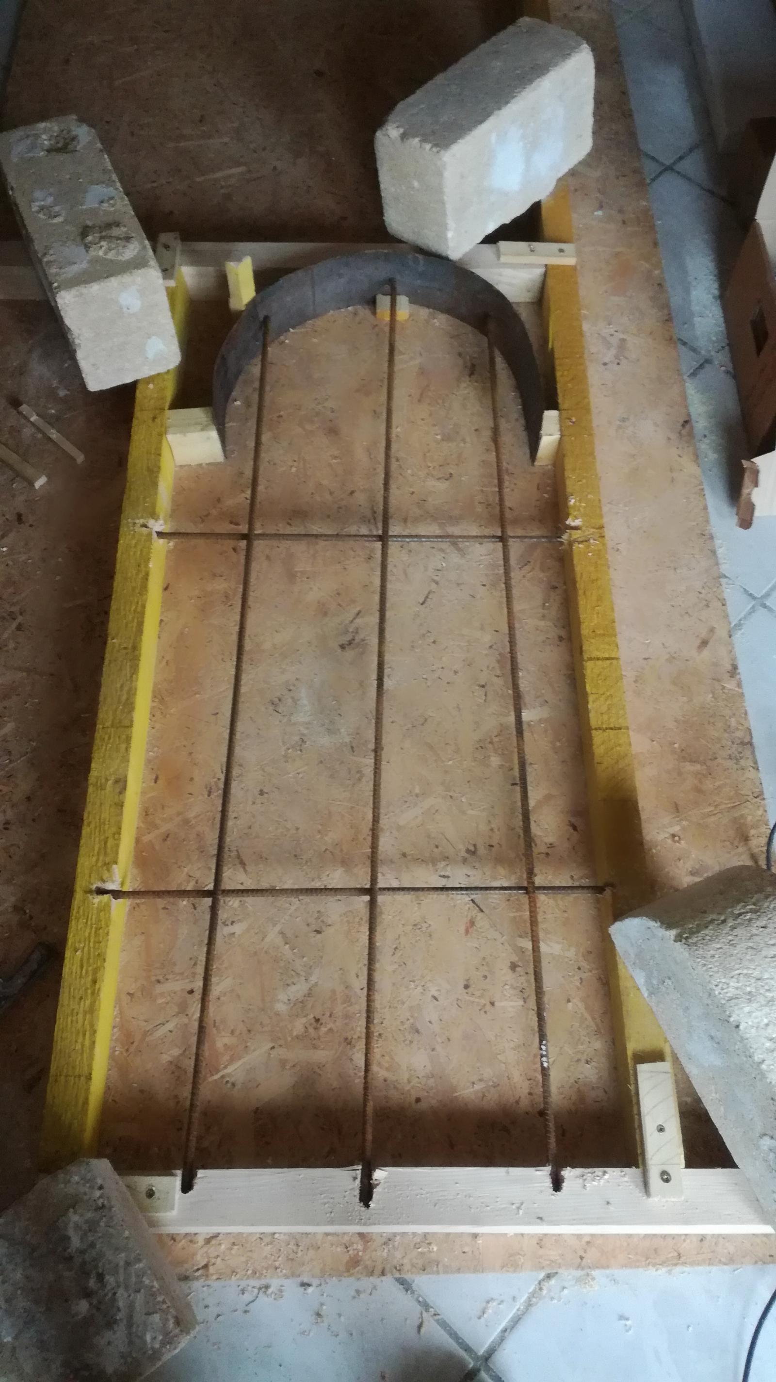 Dalle béton armée pour porter la box, le heat riser et le cumulus